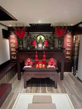 Có nên thờ chung cha mẹ vợ và cha mẹ chồng trên cùng một bàn thờ không?